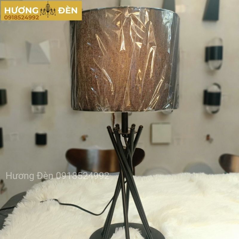 den-ban-trang-tri-cao-cap-db12-den